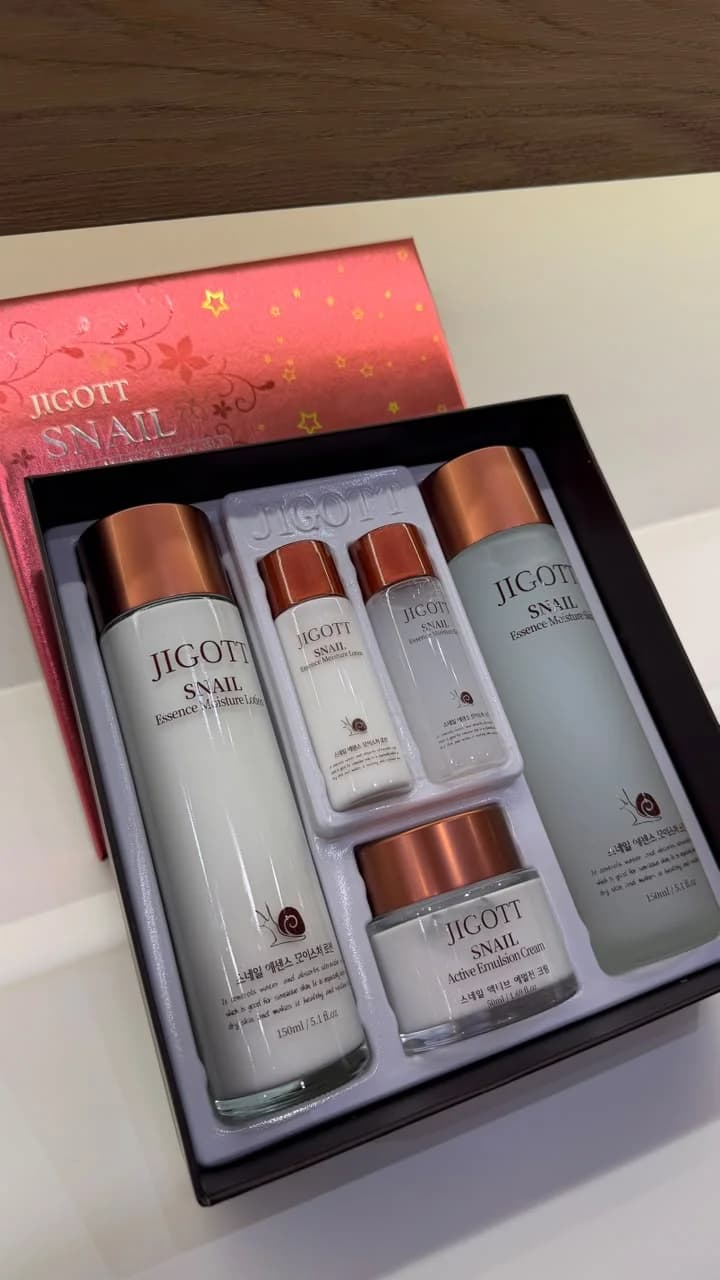 Jigott Snail Essence Moisture